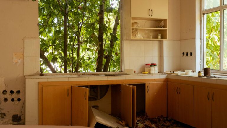 Top 10 Wall-Mounted Storage Ideas That Maximize Vertical Space